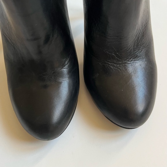 BCBGeneration Black Leather High Heel Booties 6.5 M - Picture 7 of 16